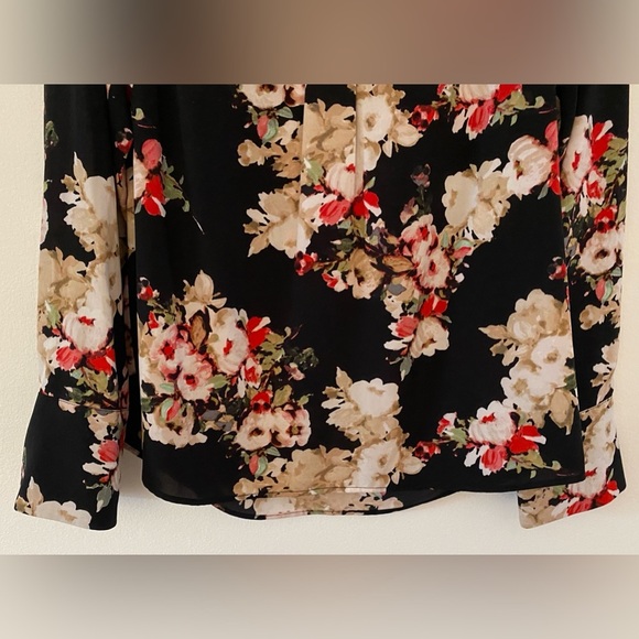 Calvin Klein Black Floral long Sleeve Vneck Blouse Women’s Sz Small - Picture 5 of 12